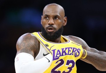 leyu集团-曝詹姆斯下赛季继续征战NBA！不确定留在湖人 争冠实力成第一考量